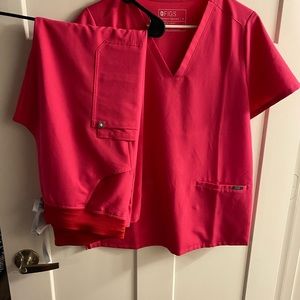 Figs,Magenta and Shocking Pink, size medium. Bottoms-Kade Cargo, Tops-Casma